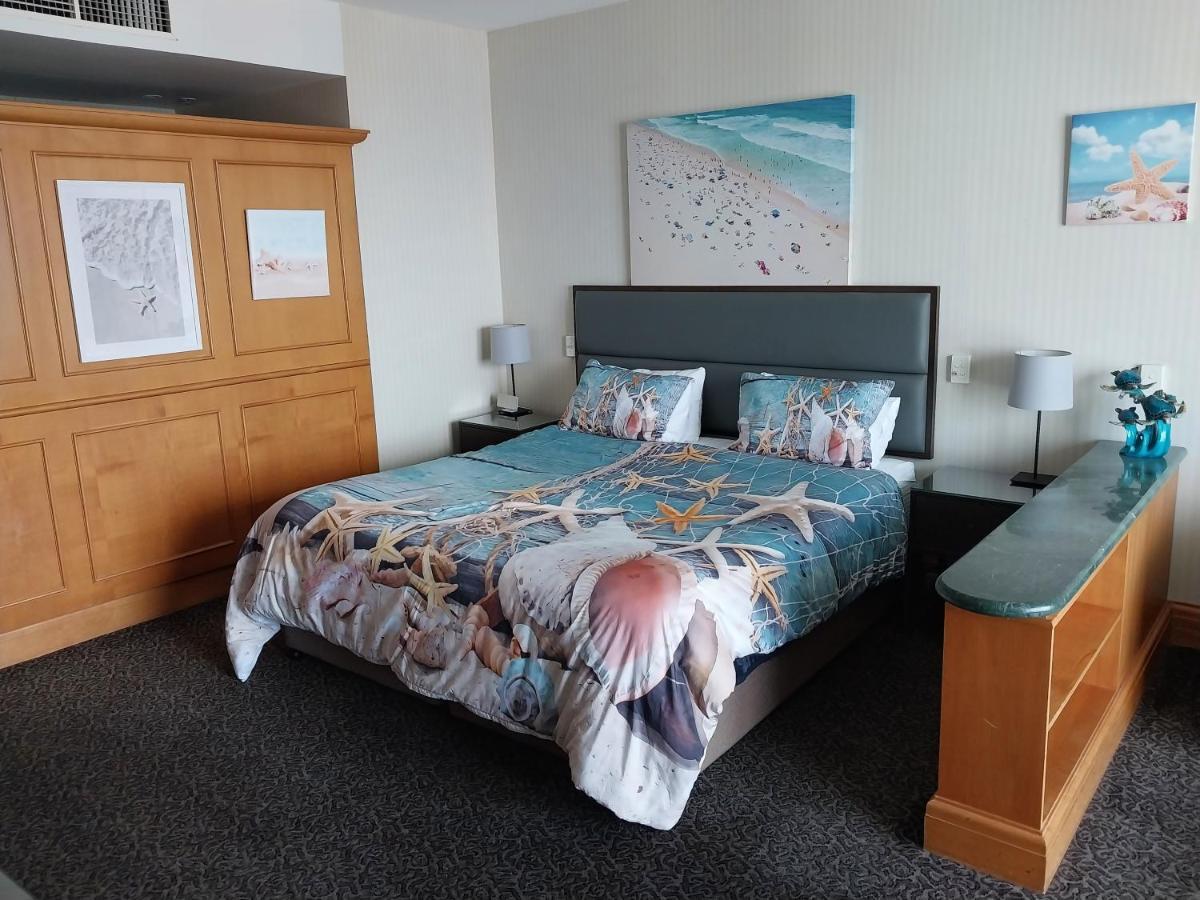Luxury Privately Owned Ocean View Studio Apartments At O4Ks Gold Tower Гоулд Коуст Екстериор снимка